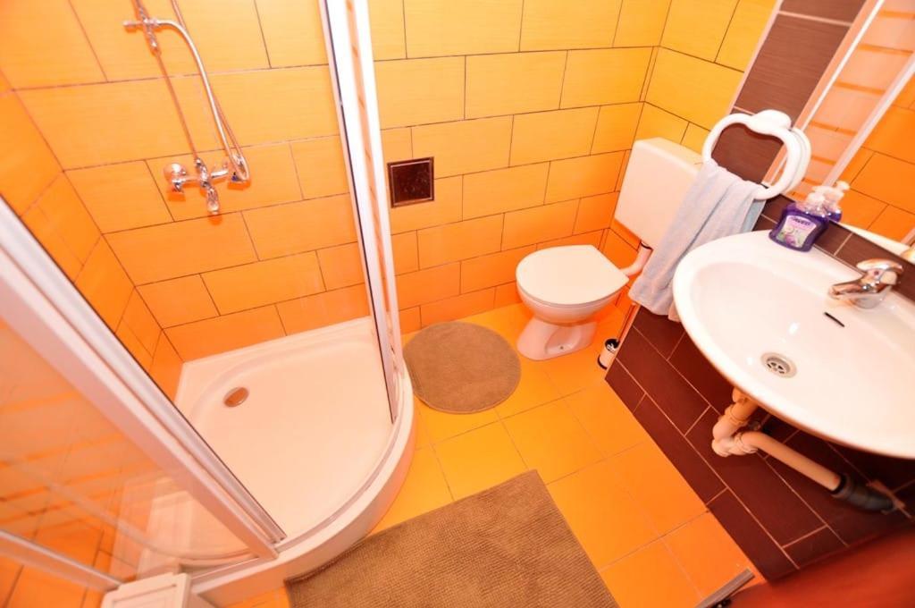 Apartments Gabi Омиш Экстерьер фото