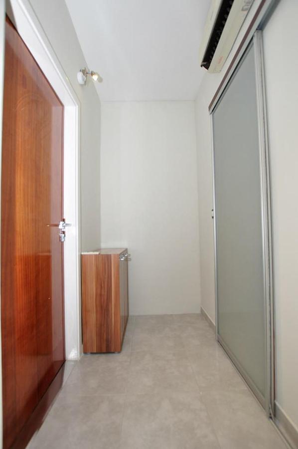 Apartments Gabi Омиш Экстерьер фото