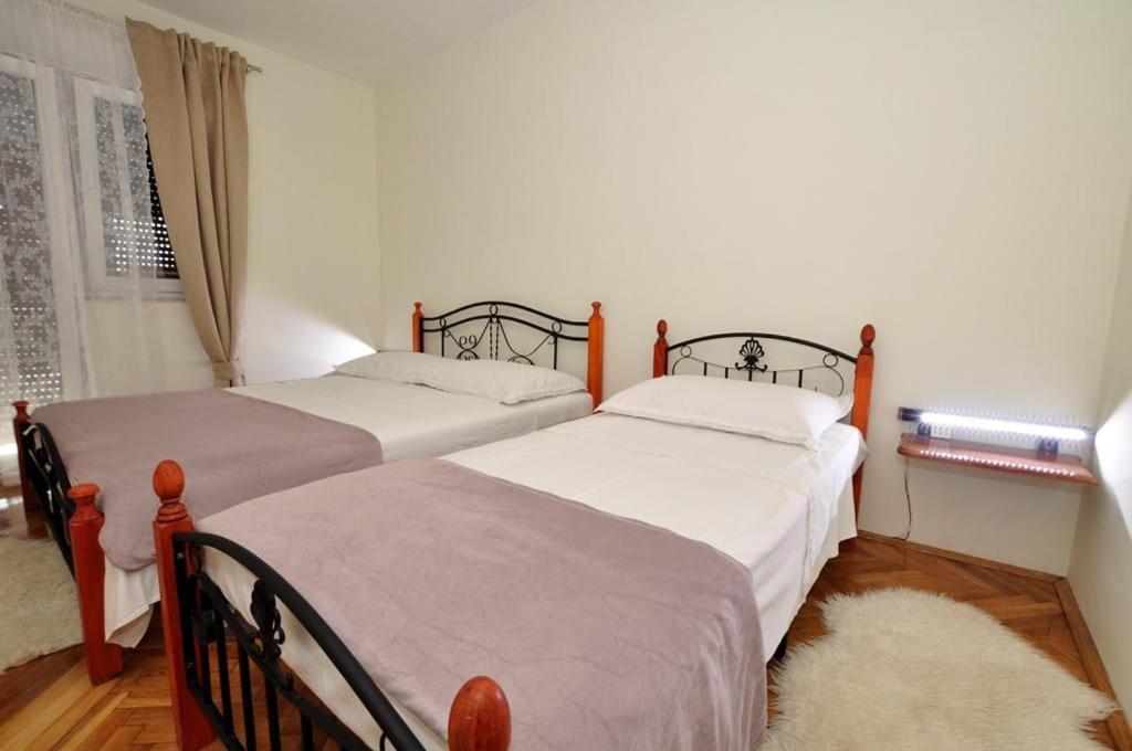 Apartments Gabi Омиш Экстерьер фото