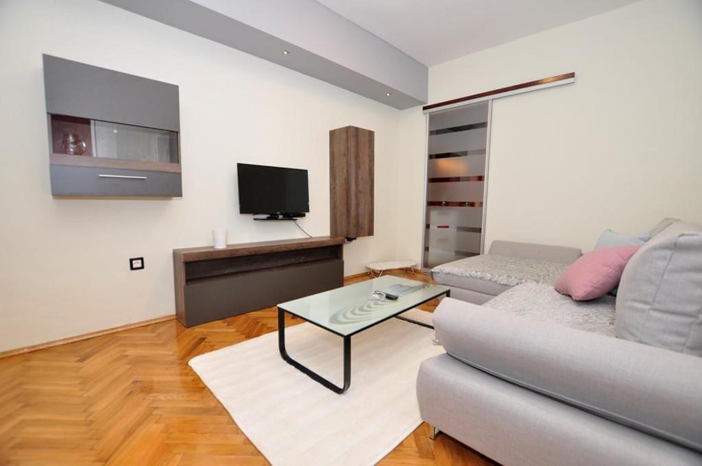 Apartments Gabi Омиш Экстерьер фото