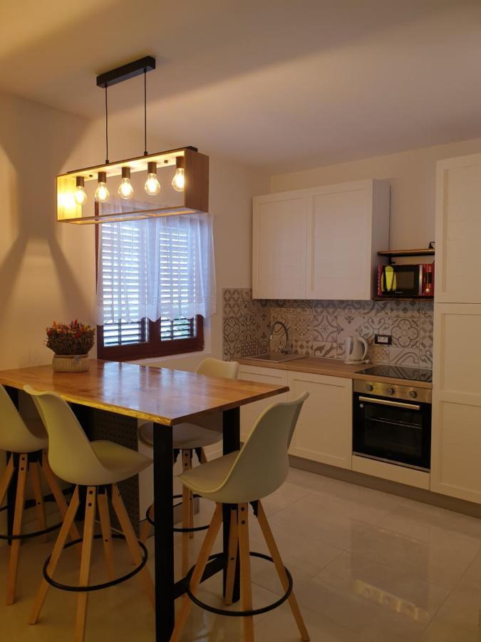 Apartments Gabi Омиш Экстерьер фото