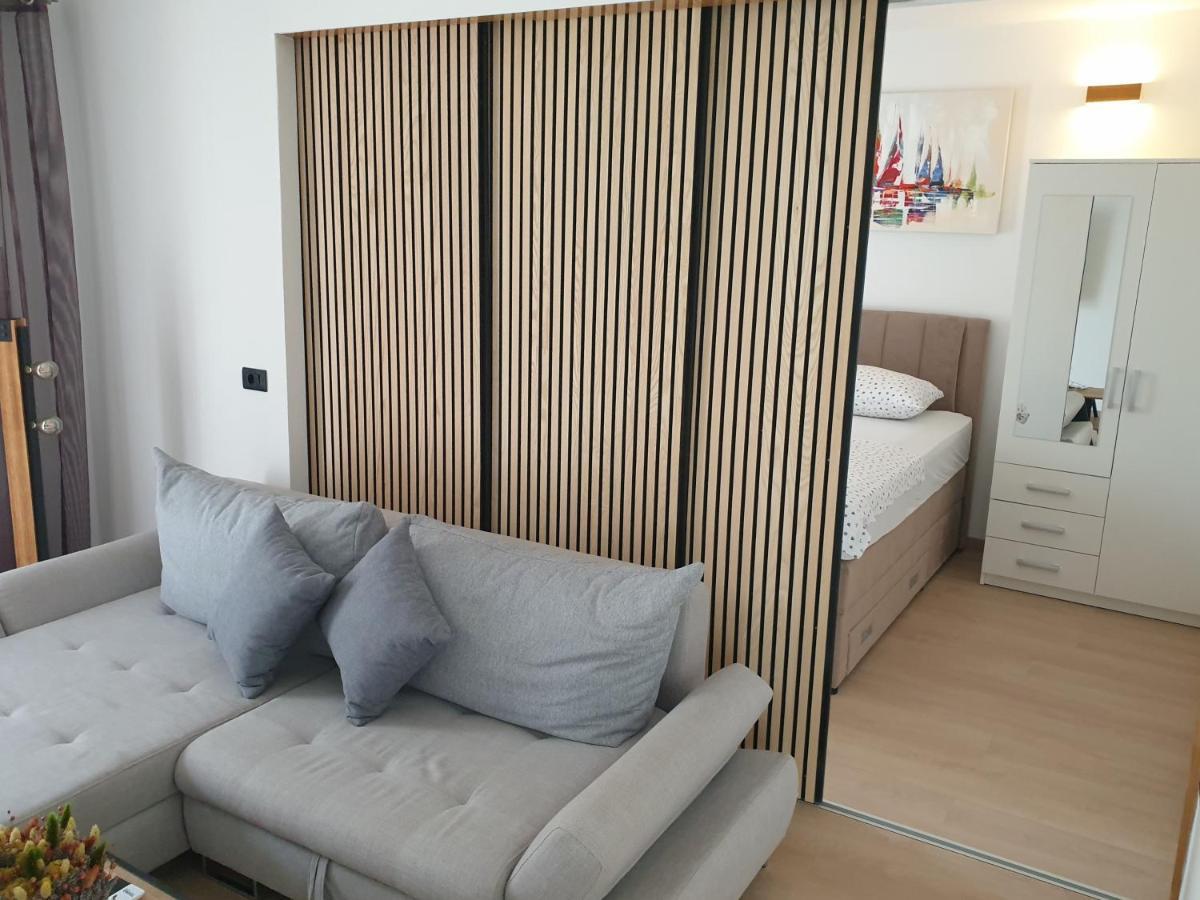 Apartments Gabi Омиш Экстерьер фото