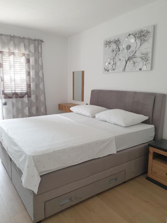 Apartments Gabi Омиш Экстерьер фото