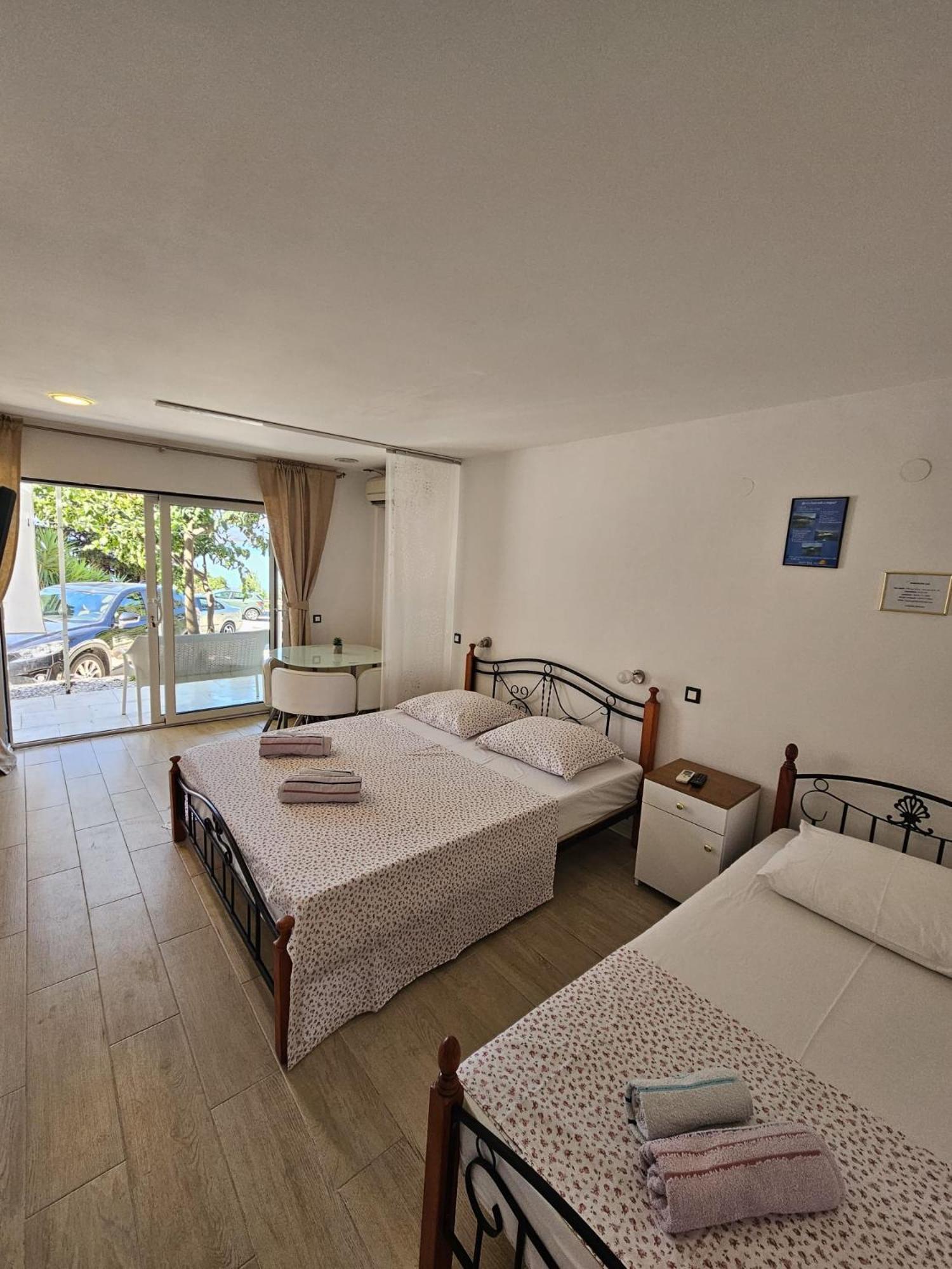Apartments Gabi Омиш Экстерьер фото