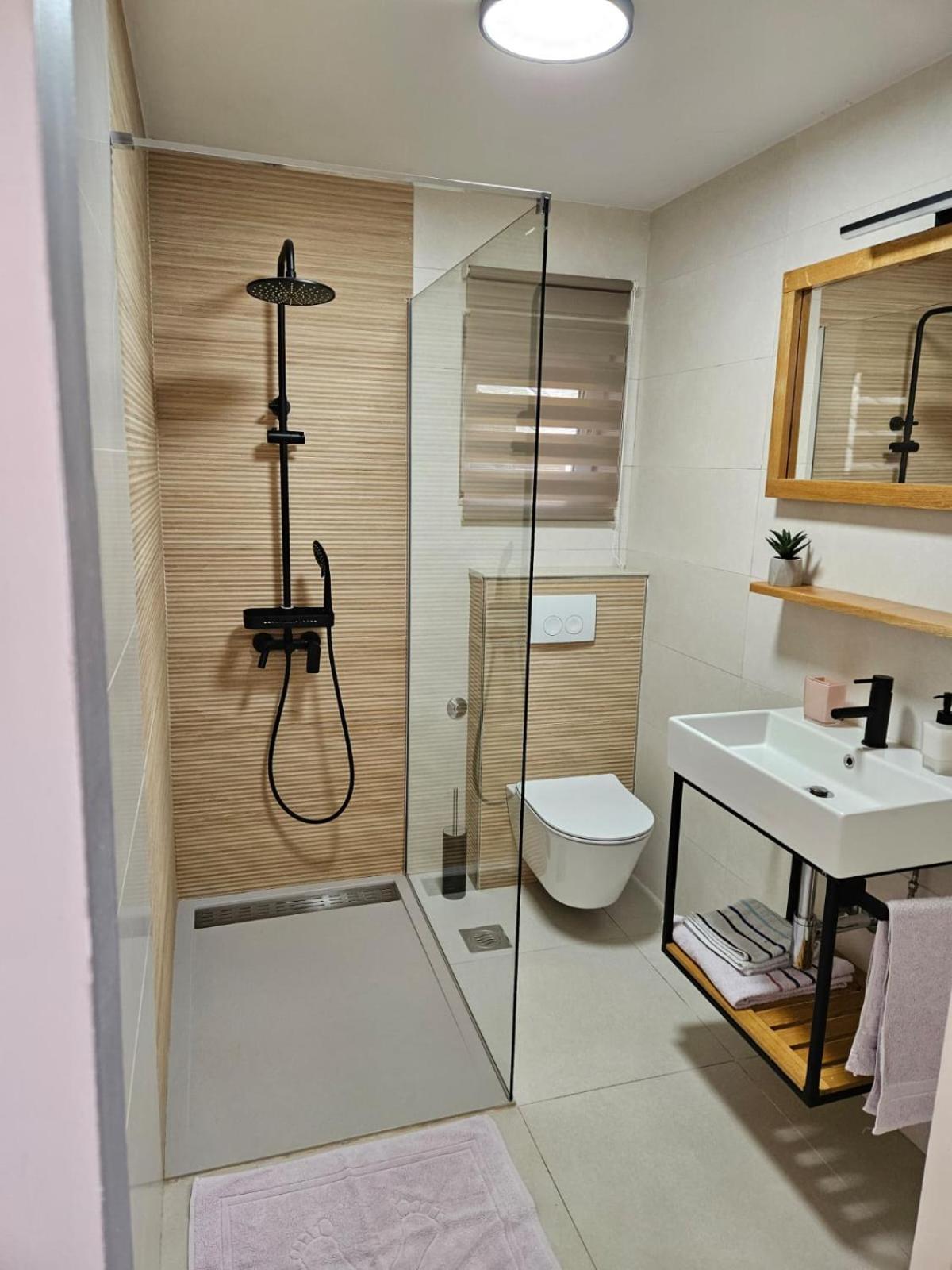 Apartments Gabi Омиш Экстерьер фото