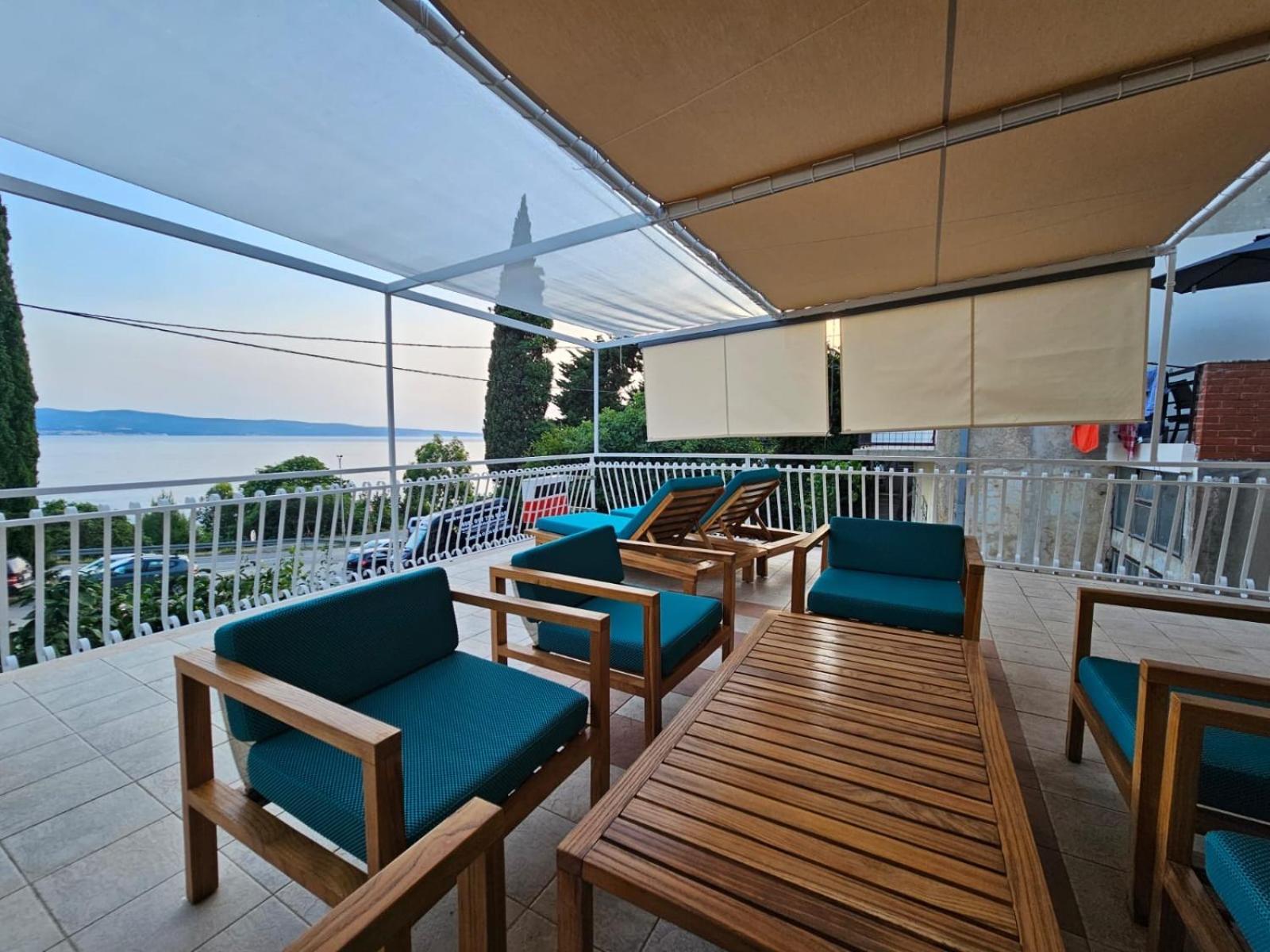 Apartments Gabi Омиш Экстерьер фото